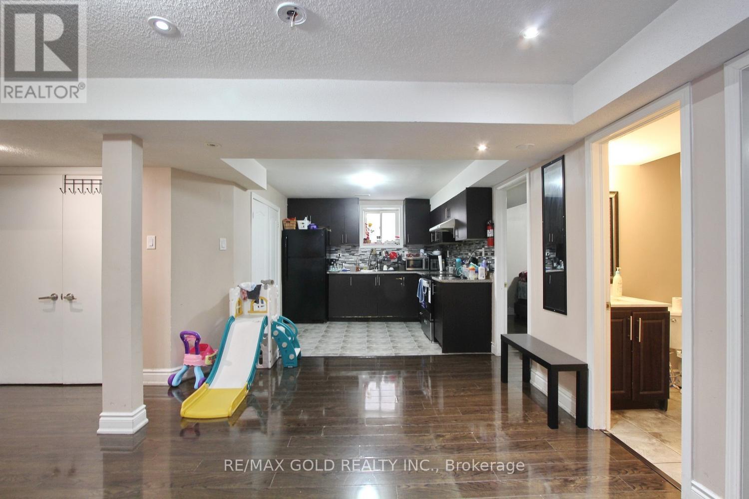 52 Bear Run Road, Brampton, Ontario  L6X 0E4 - Photo 43 - W13667288