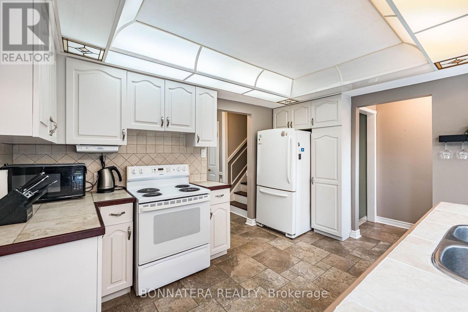1324 Aldridge Crescent, Burlington, Ontario  L7M 1J1 - Photo 17 - W13667298