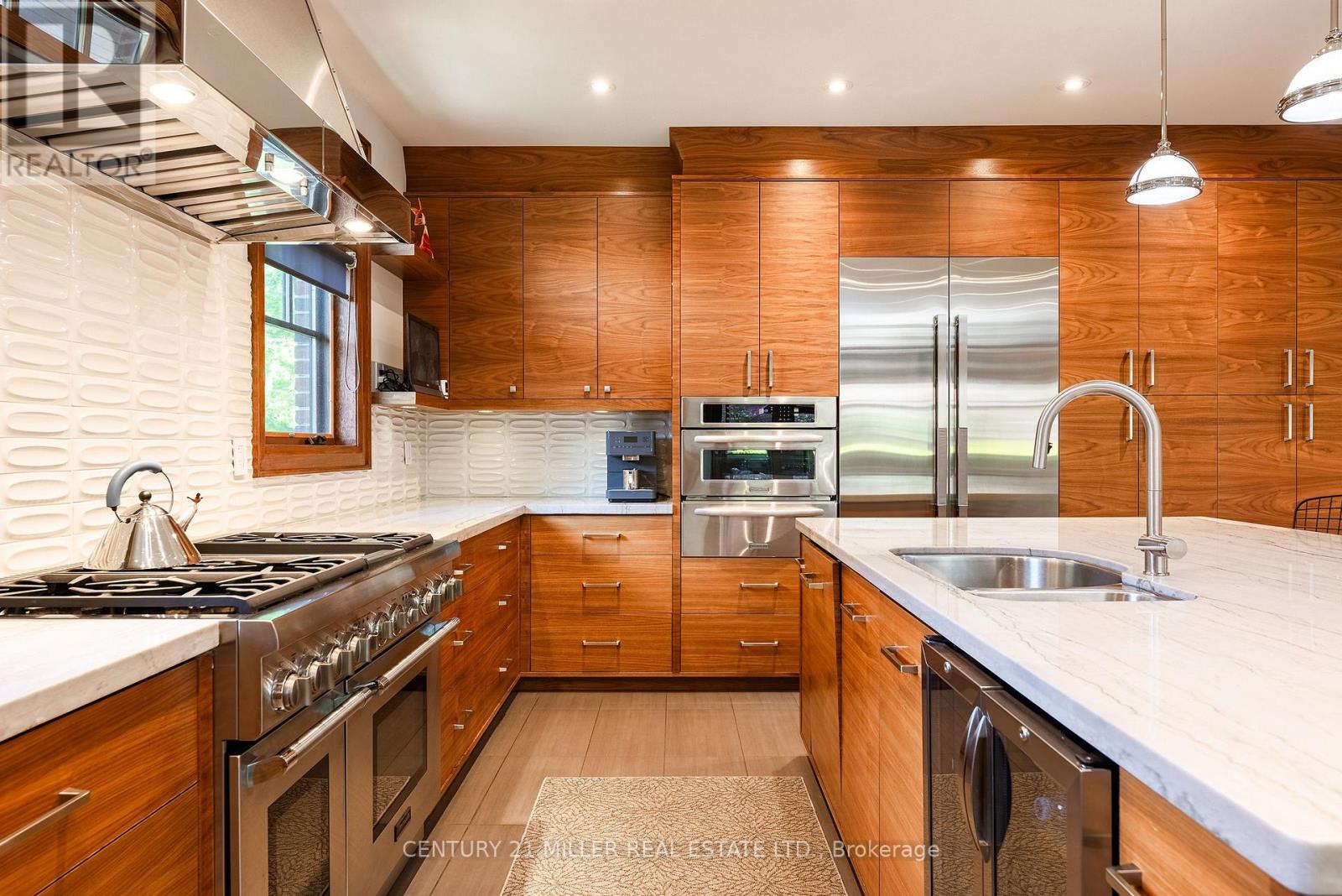 5316 Drenkelly Court, Mississauga, Ontario  L5M 2H4 - Photo 12 - W13667332