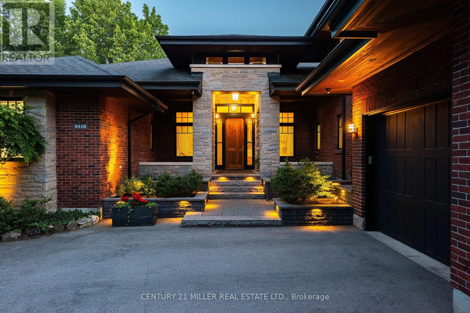 5316 Drenkelly Court, Mississauga, Ontario  L5M 2H4 - Photo 3 - W13667332