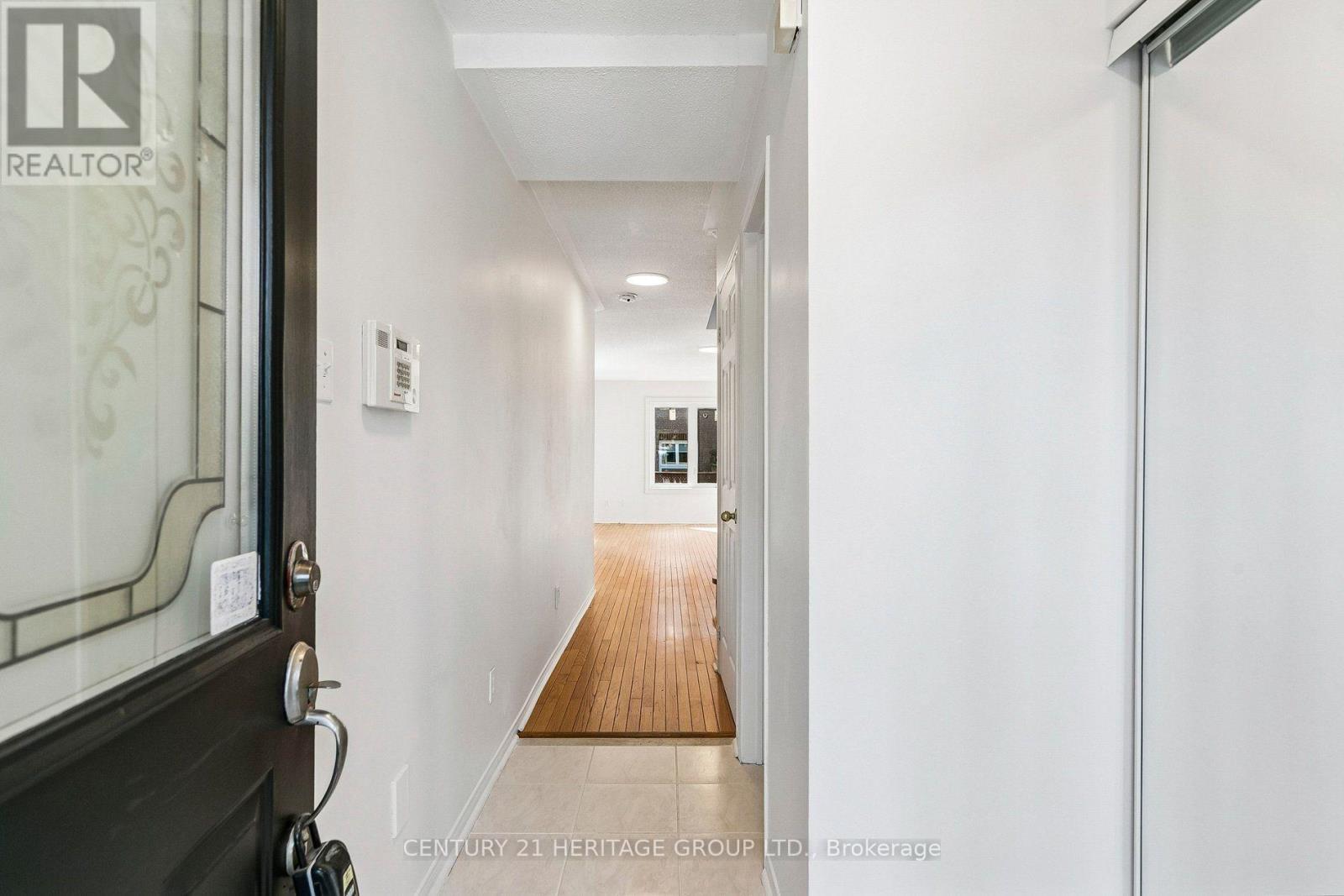 3920 Zenith Court, Mississauga, Ontario  L5N 7H7 - Photo 5 - W13667336