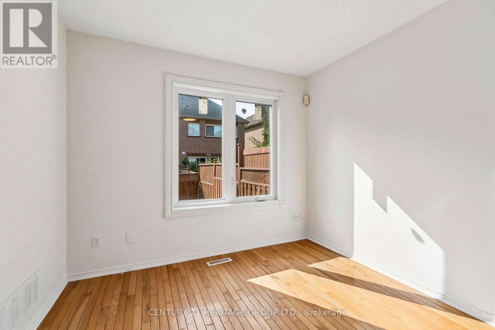 3920 Zenith Court, Mississauga, Ontario  L5N 7H7 - Photo 9 - W13667336