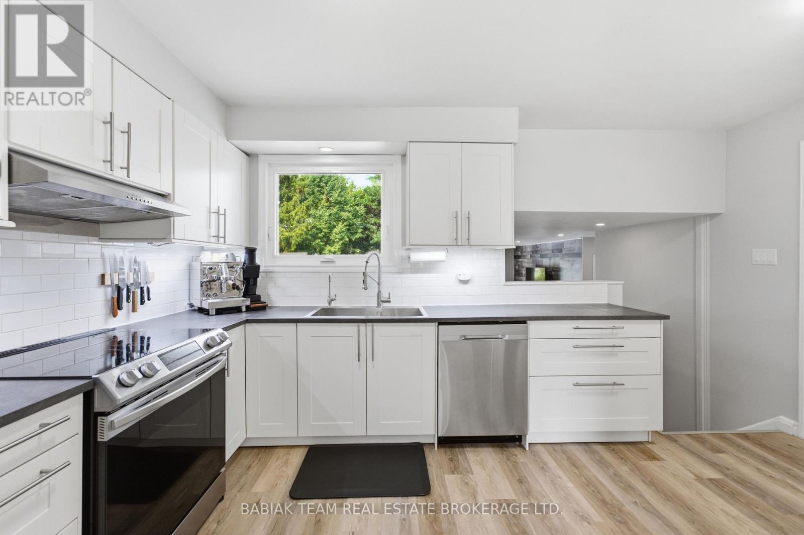 149 Mountainview Road S, Halton Hills, Ontario  L7G 4K4 - Photo 10 - W13667412