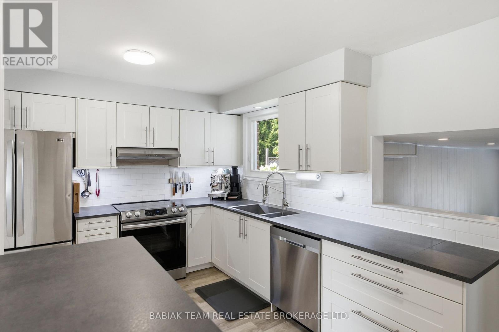 149 Mountainview Road S, Halton Hills, Ontario  L7G 4K4 - Photo 11 - W13667412