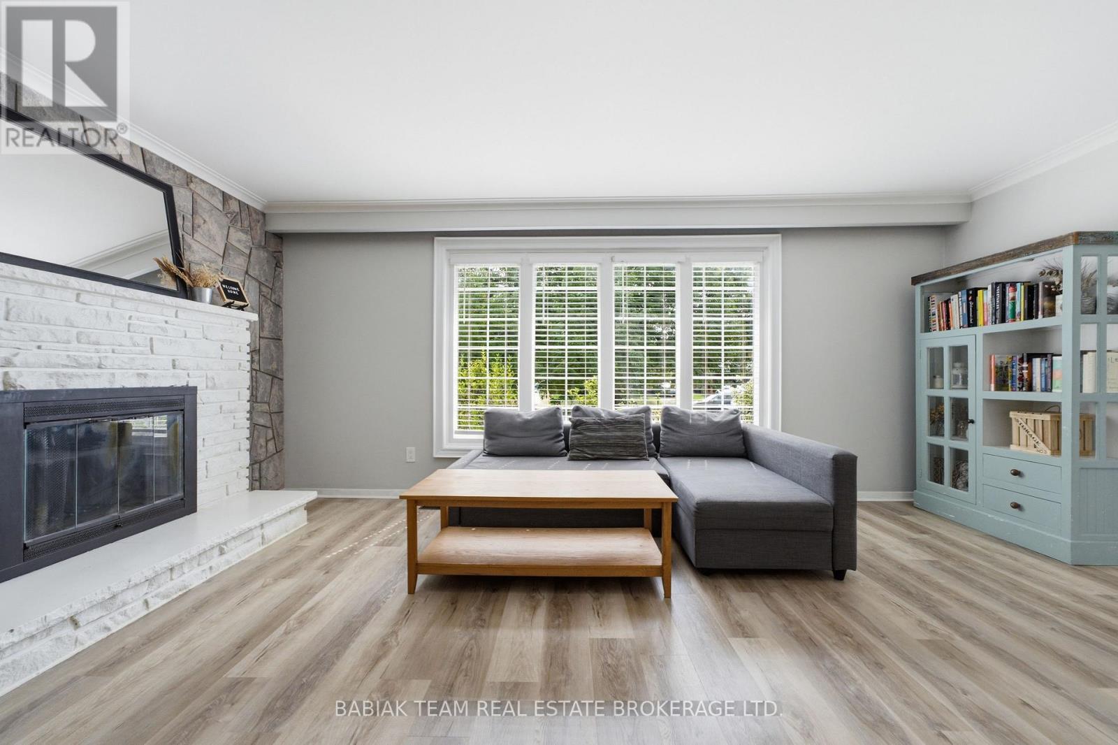 149 Mountainview Road S, Halton Hills, Ontario  L7G 4K4 - Photo 4 - W13667412