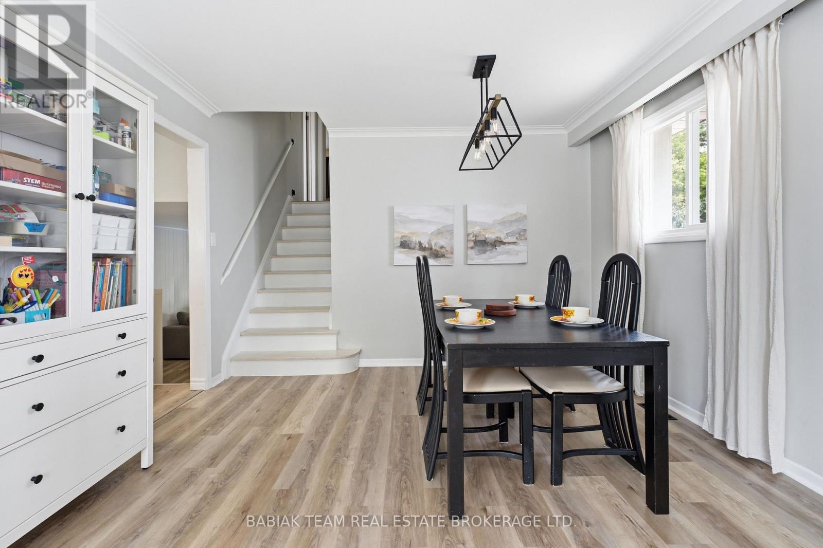 149 Mountainview Road S, Halton Hills, Ontario  L7G 4K4 - Photo 6 - W13667412