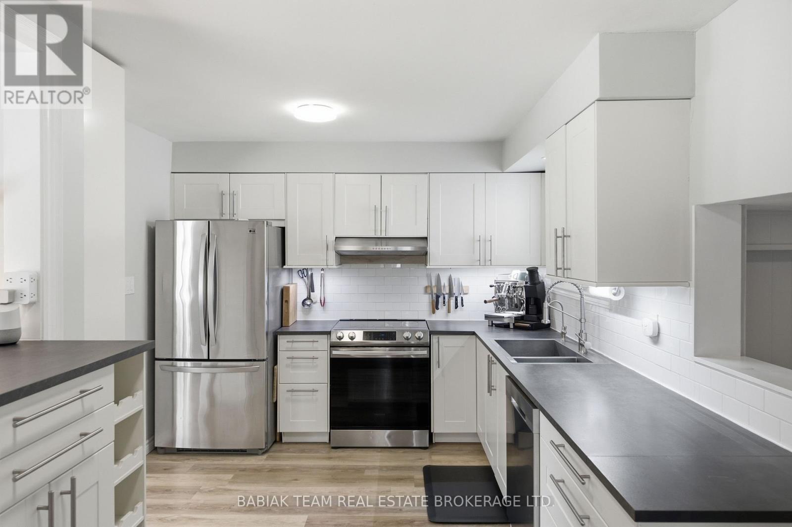 149 Mountainview Road S, Halton Hills, Ontario  L7G 4K4 - Photo 8 - W13667412