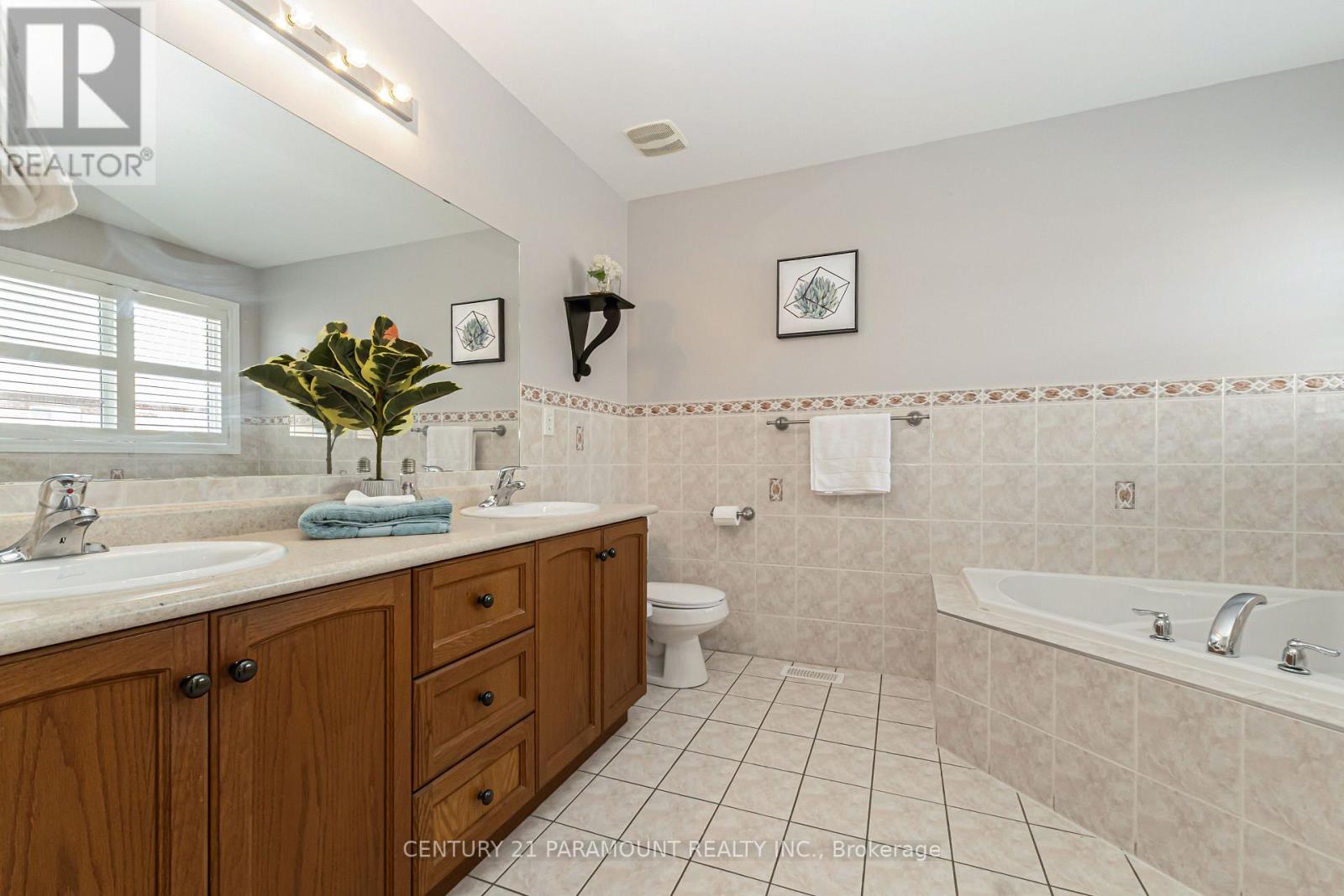 56 Dovehaven Crescent, Brampton, Ontario  L6P 2N8 - Photo 19 - W13667446