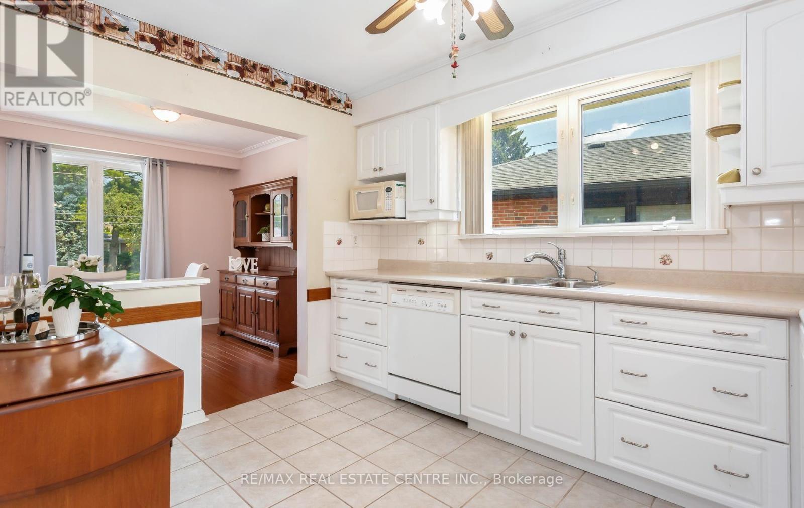 3518 The Credit Woodlands, Mississauga, Ontario  L5C 2X6 - Photo 13 - W13667482