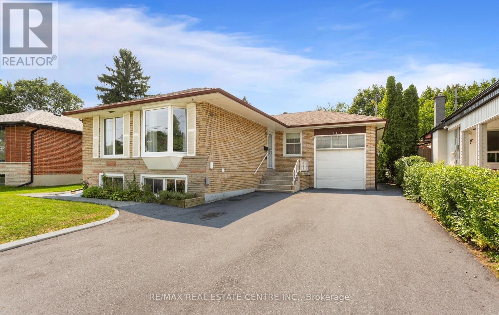 3518 The Credit Woodlands, Mississauga, Ontario  L5C 2X6 - Photo 2 - W13667482