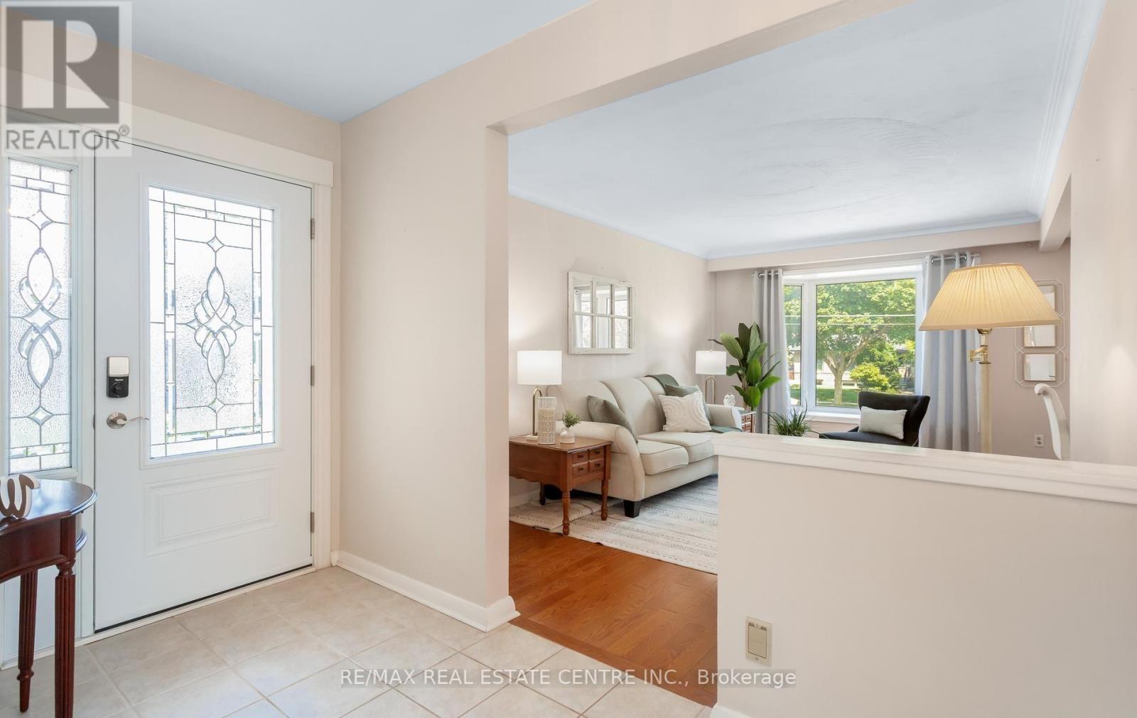 3518 The Credit Woodlands, Mississauga, Ontario  L5C 2X6 - Photo 5 - W13667482