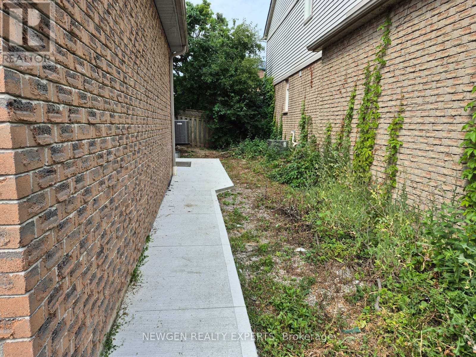(Legal Basement) - 2878 Rainwater Drive, Mississauga, Ontario  L5N 6K9 - Photo 2 - W13667484