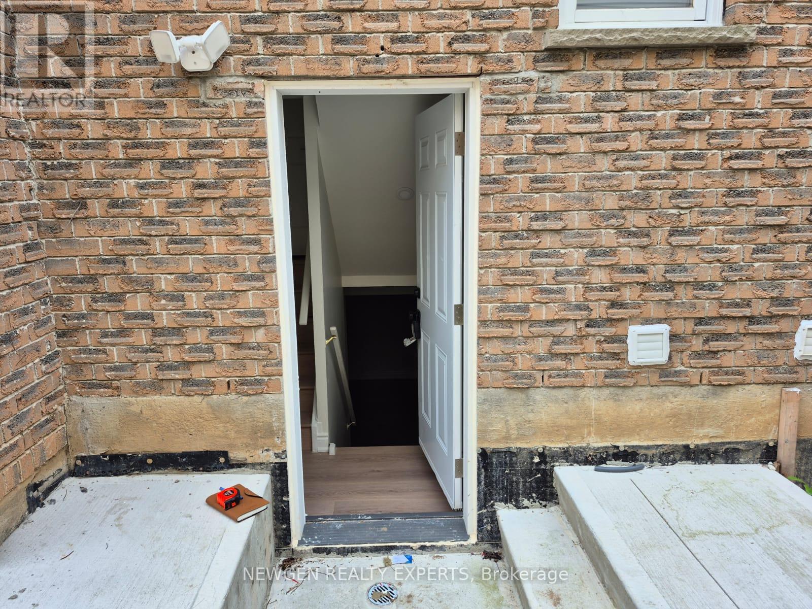 (Legal Basement) - 2878 Rainwater Drive, Mississauga, Ontario  L5N 6K9 - Photo 3 - W13667484