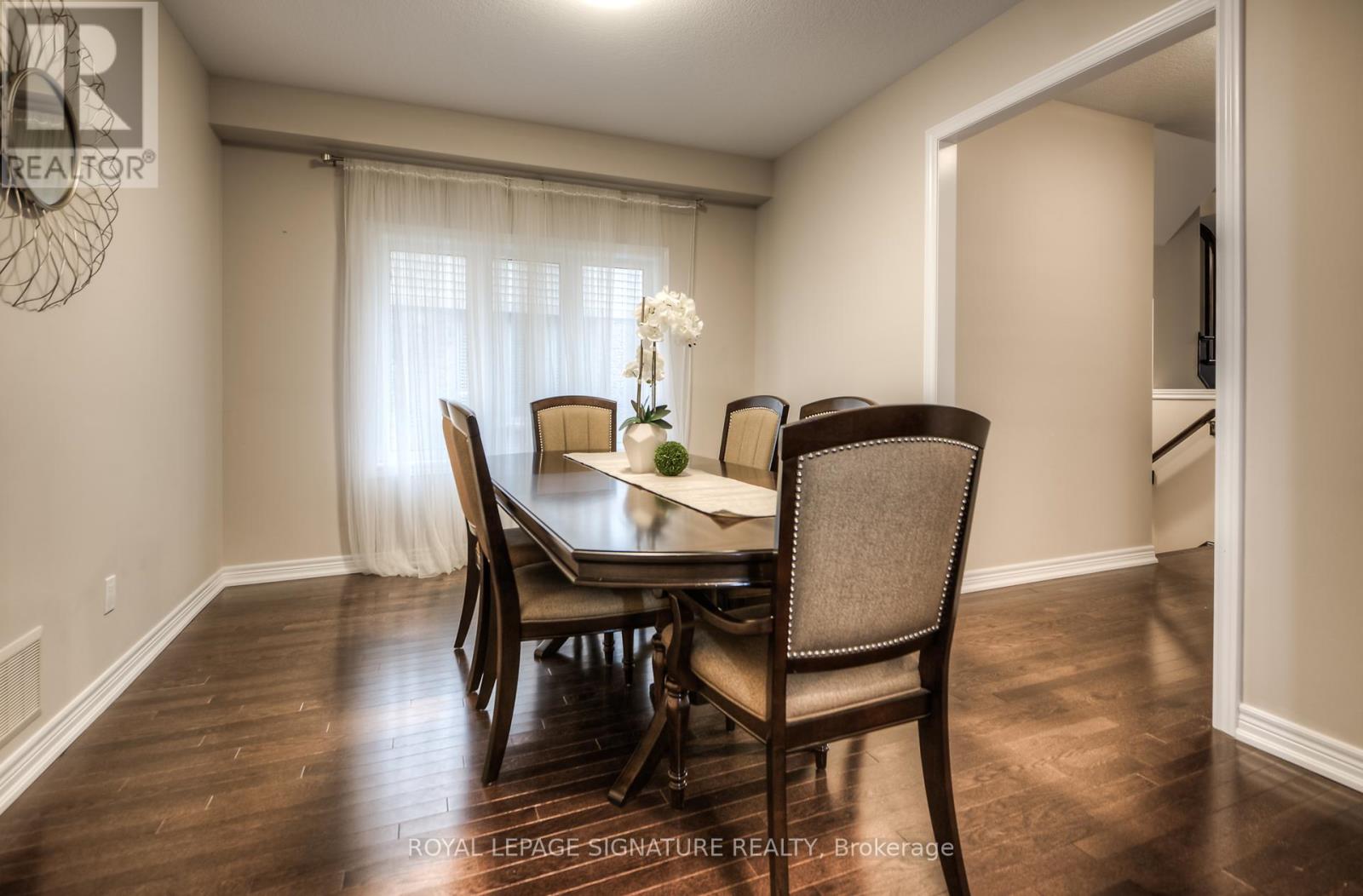 102 Coopershawk Street, Kitchener, Ontario N2K 4J8 - Photo 4 - X13667262
