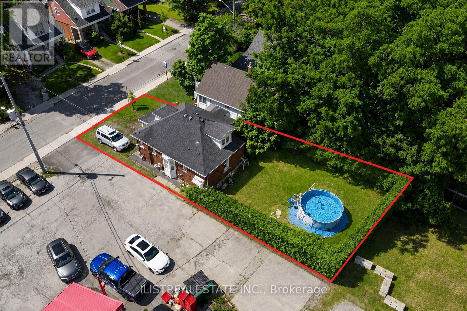 2 Norfolk Street N, Hamilton, Ontario  L8S 3K1 - Photo 1 - X13667478