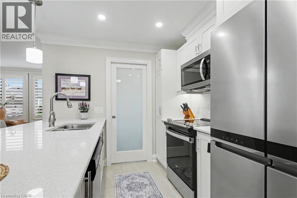 82 Szollosy Circle, Hamilton, Ontario  L9B 1T8 - Photo 8 - 40849511