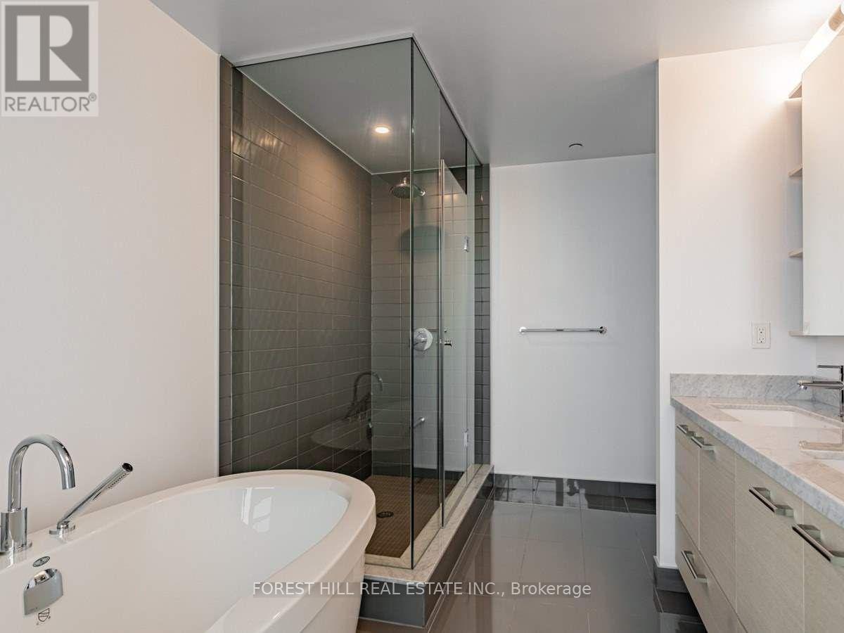 5702 - 2221 YONGE STREET Toronto (Mount Pleasant West), ON M4S 2B4