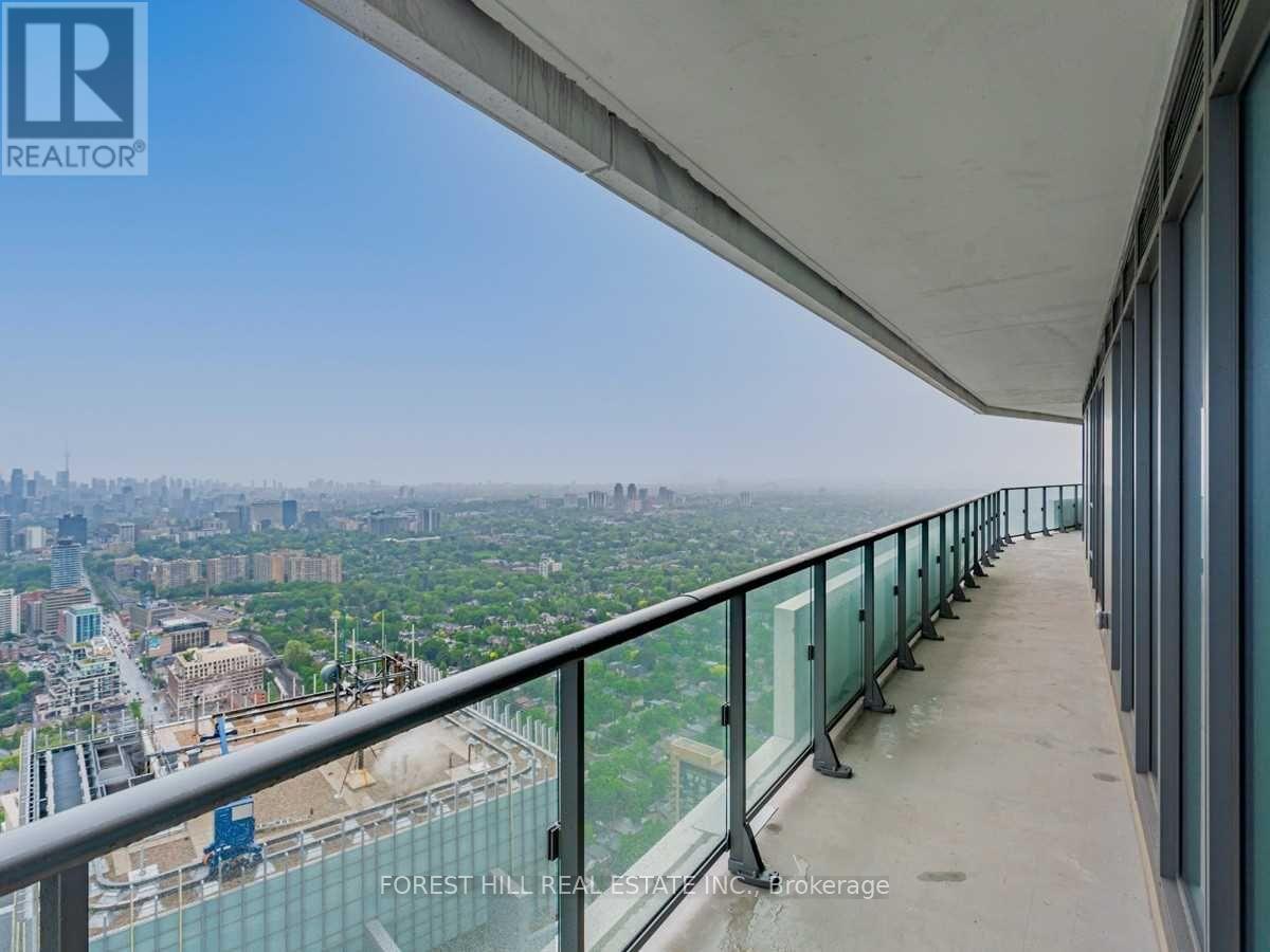 5702 - 2221 YONGE STREET Toronto (Mount Pleasant West), ON M4S 2B4
