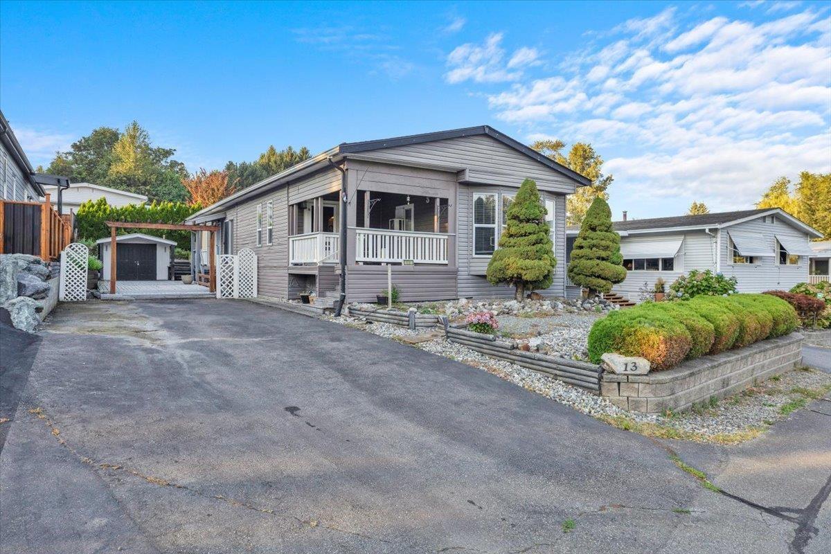 13 27111 0 Avenue, Langley, British Columbia  V4W 2S9 - Photo 1 - R3154601