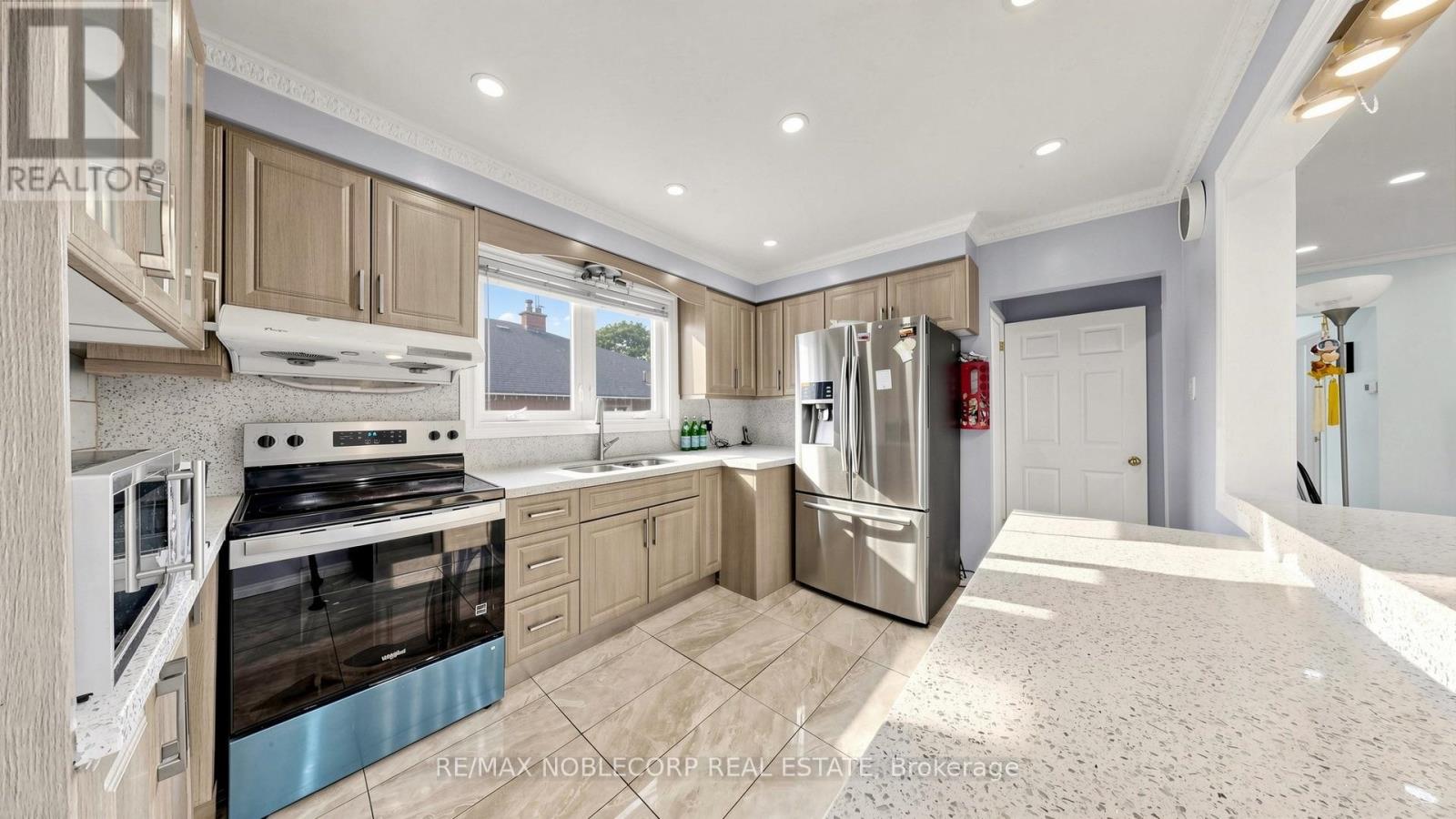 95 SNOWOOD COURT, Toronto, Ontario