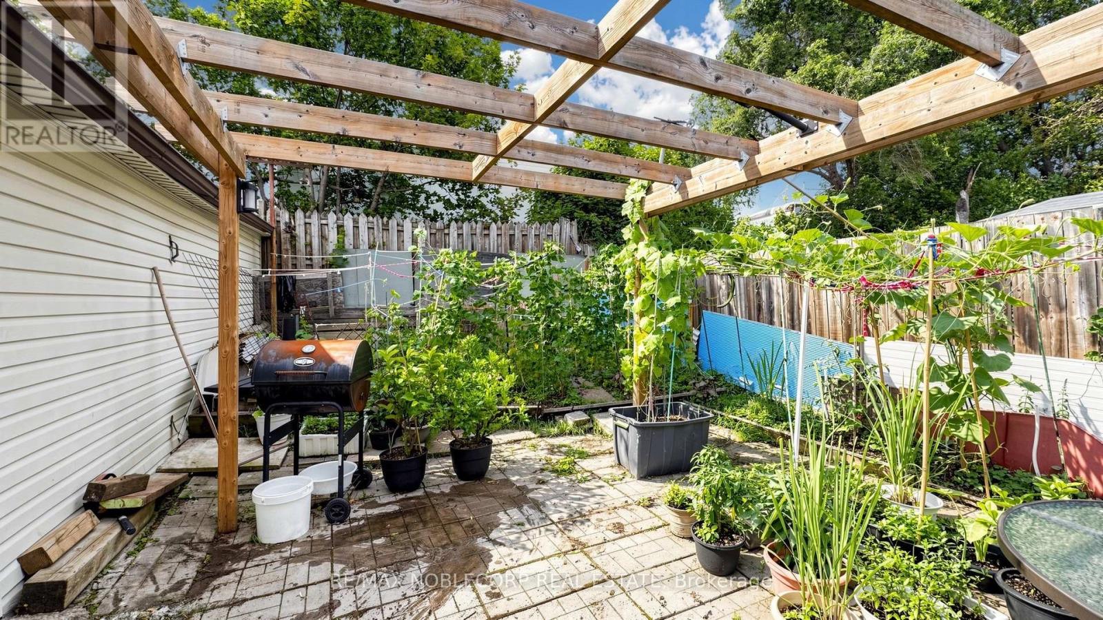 95 Snowood Court, Toronto, Ontario  M3N 1E7 - Photo 41 - W13622260