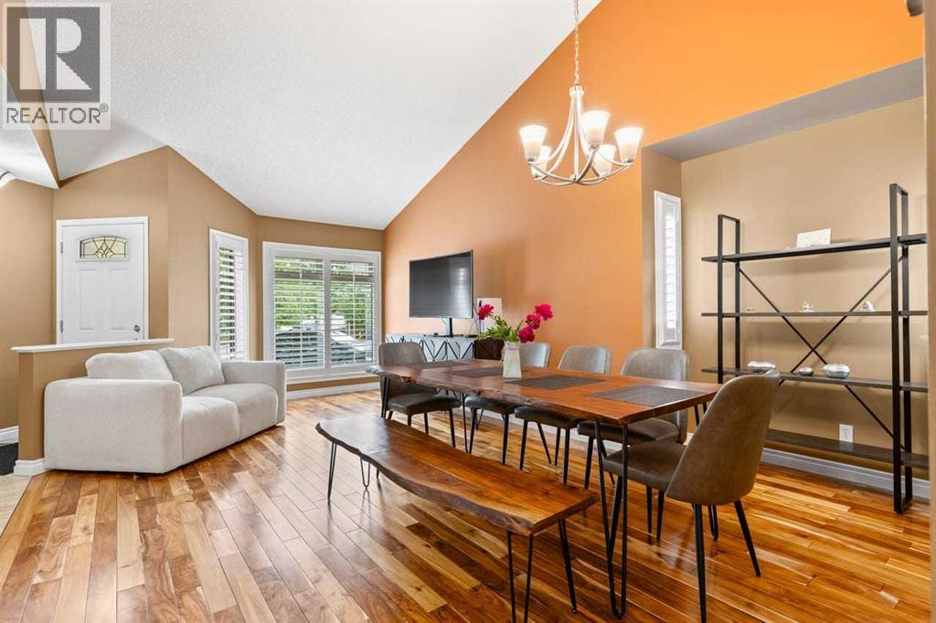 152 Douglas Glen Mews Se, Calgary, Alberta  T2Z 2M9 - Photo 6 - A2325722