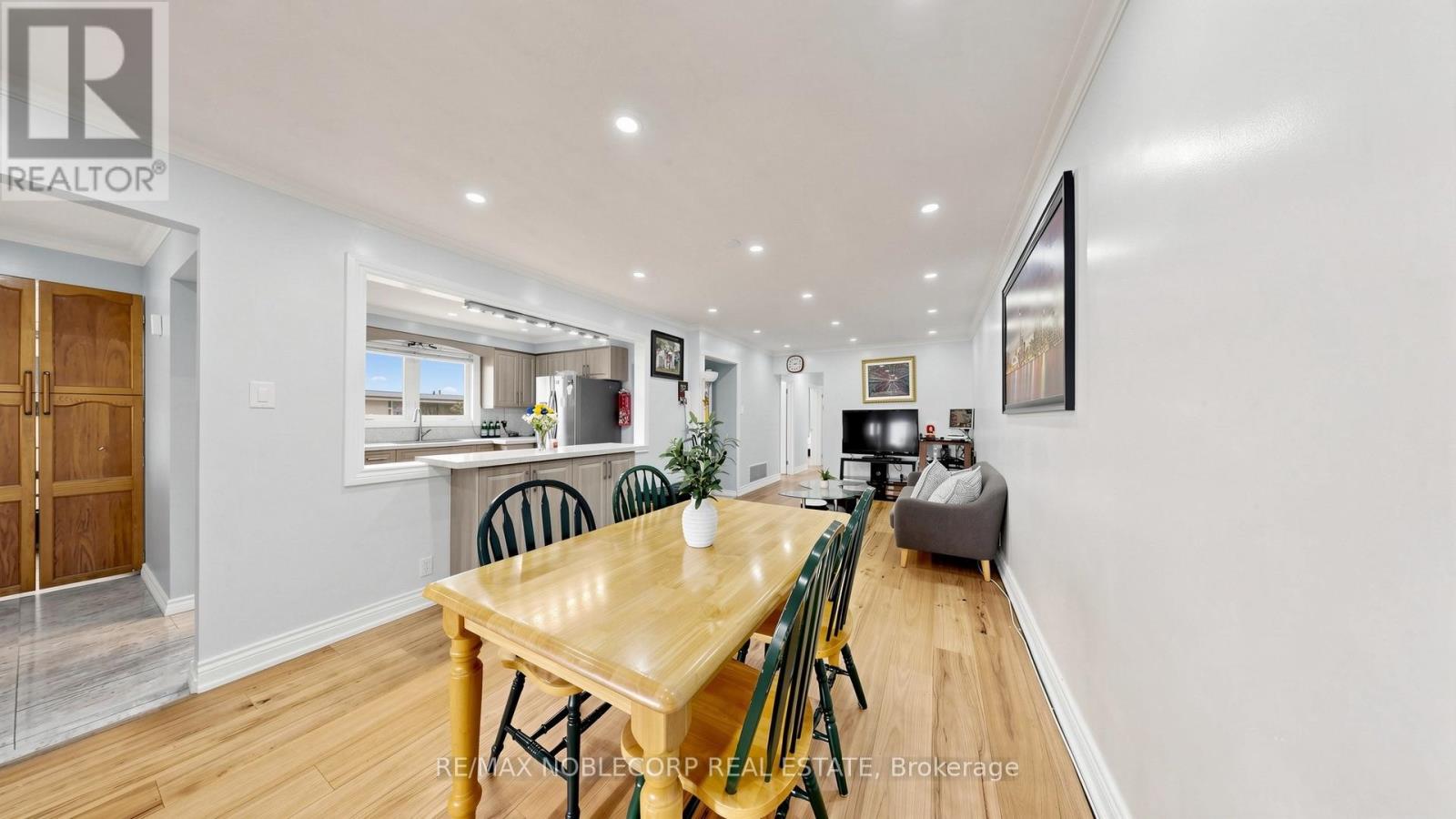 95 Snowood Court, Toronto, Ontario  M3N 1E7 - Photo 11 - W13622260