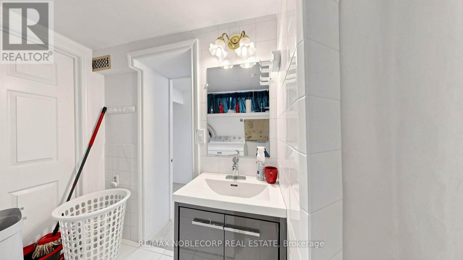 95 Snowood Court, Toronto, Ontario  M3N 1E7 - Photo 38 - W13622260