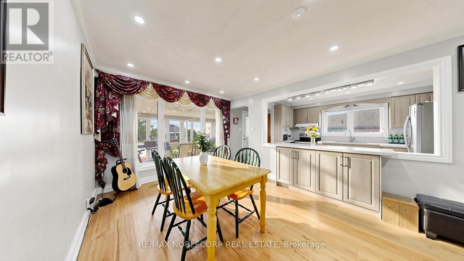 95 Snowood Court, Toronto, Ontario  M3N 1E7 - Photo 12 - W13622260
