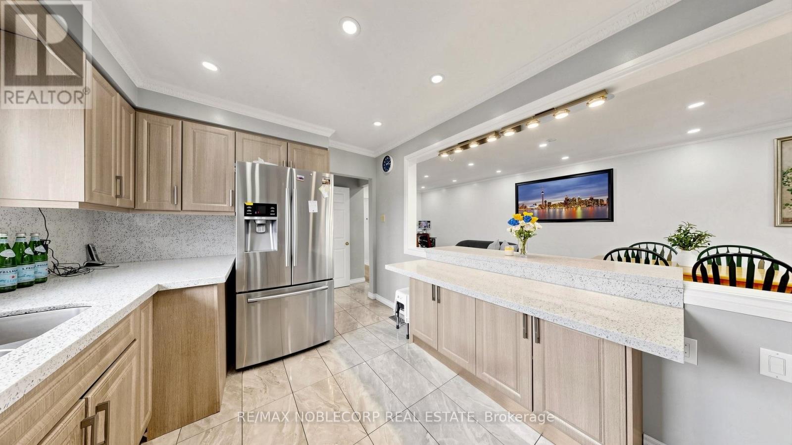 95 Snowood Court, Toronto, Ontario  M3N 1E7 - Photo 2 - W13622260