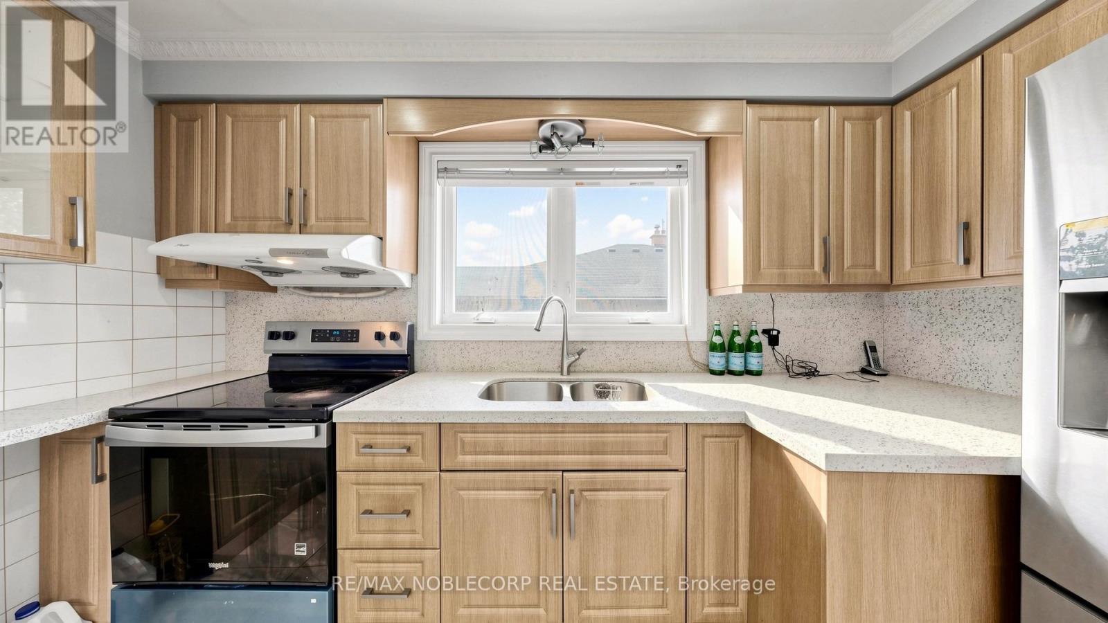95 Snowood Court, Toronto, Ontario  M3N 1E7 - Photo 6 - W13622260