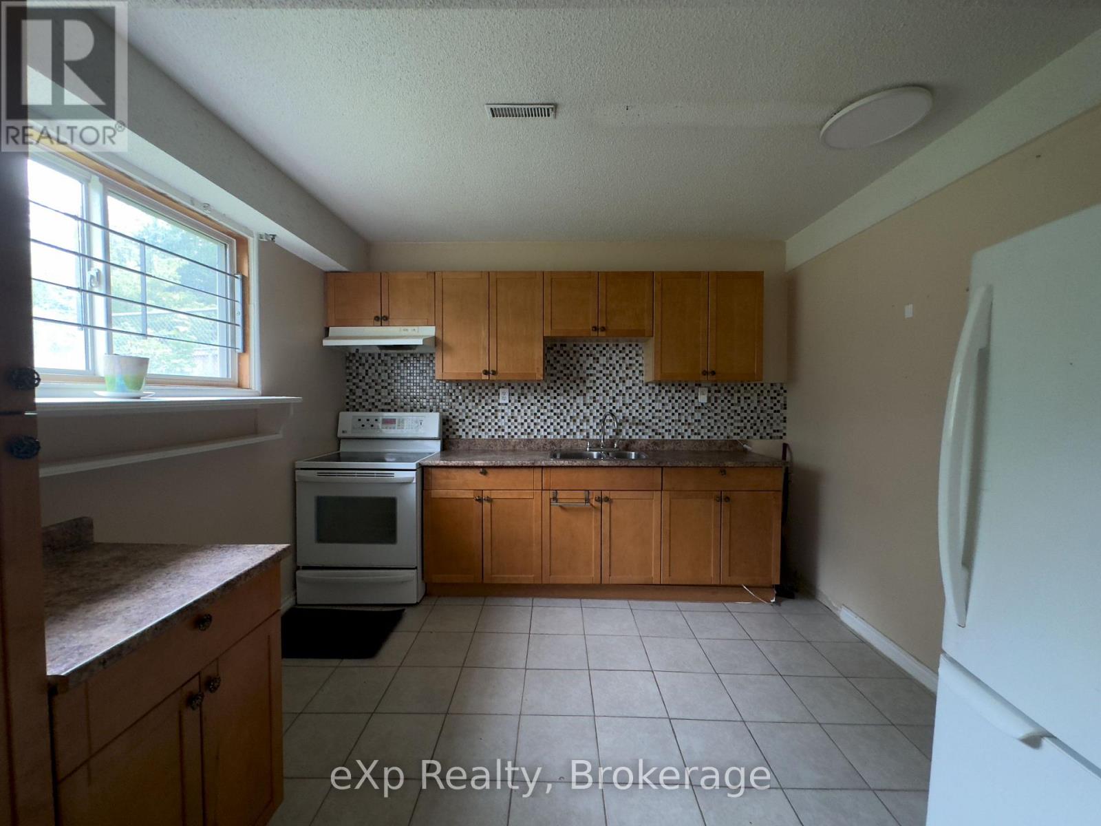 7601 Lockington Crescent, Mississauga, Ontario  L4T 2V6 - Photo 17 - W13652368