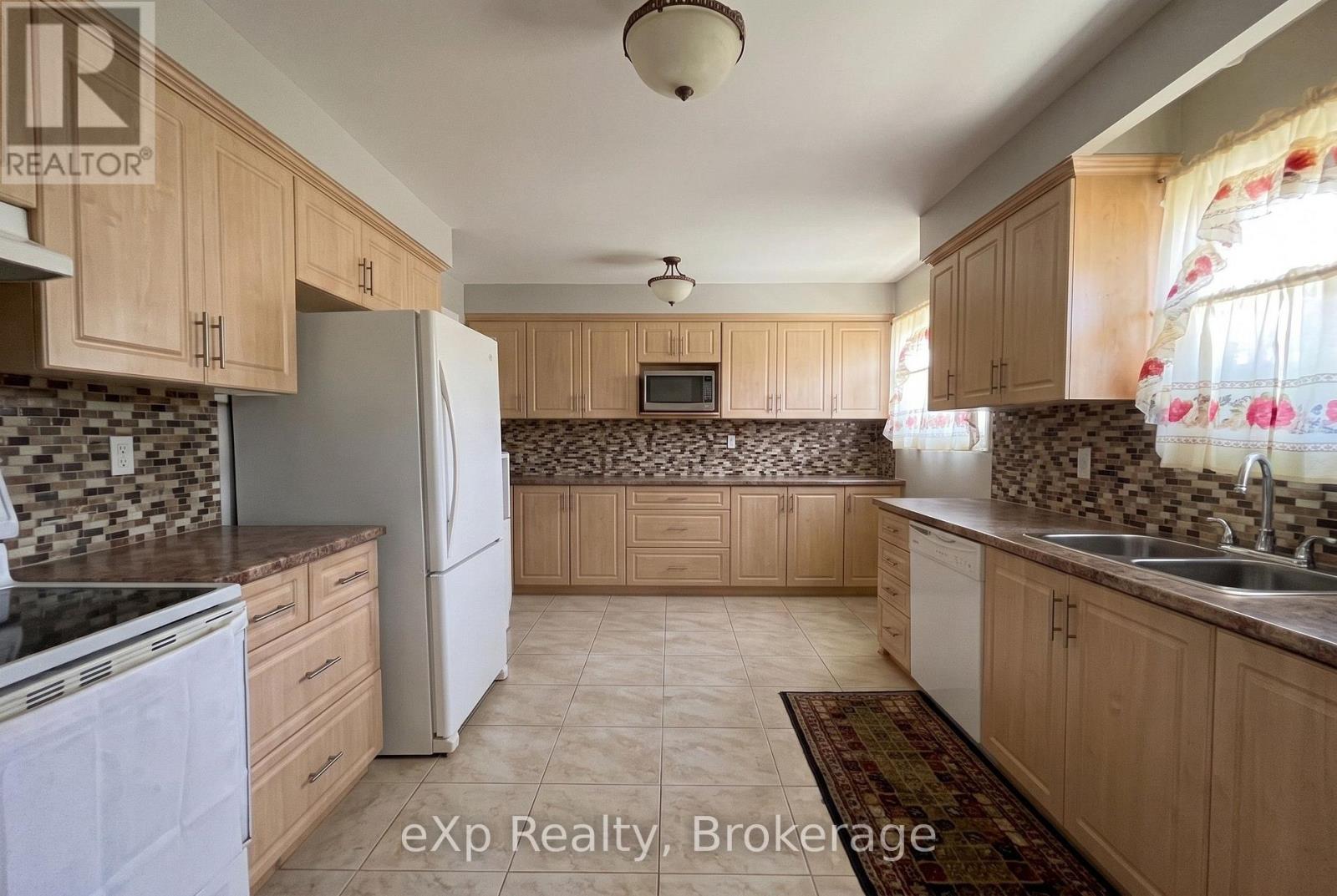 7601 Lockington Crescent, Mississauga, Ontario  L4T 2V6 - Photo 6 - W13652368