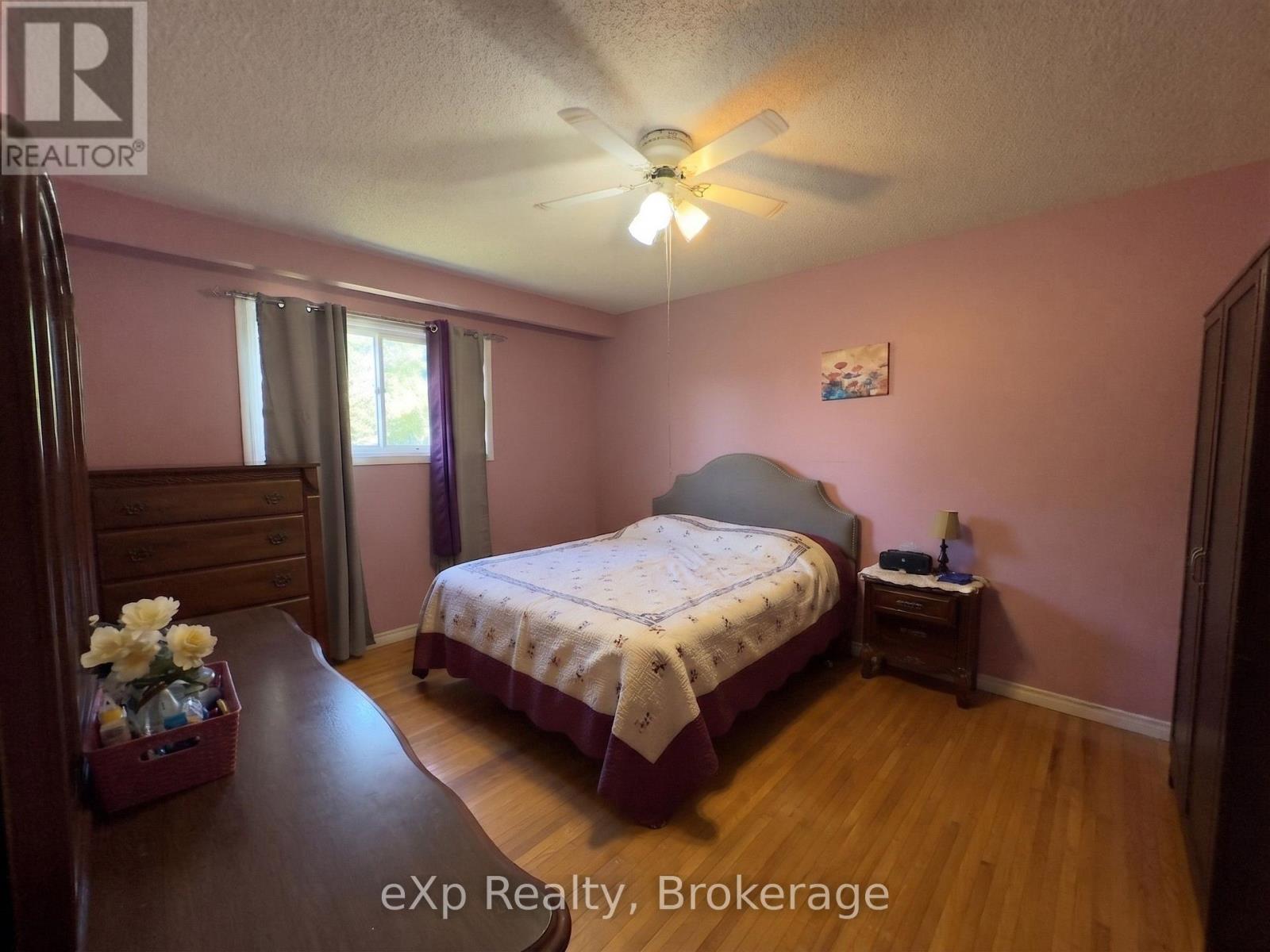 7601 Lockington Crescent, Mississauga, Ontario  L4T 2V6 - Photo 8 - W13652368