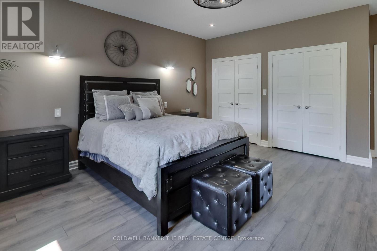 224 Lakeshore Road E, Oro-Medonte, Ontario  L0L 2E0 - Photo 17 - S13656792