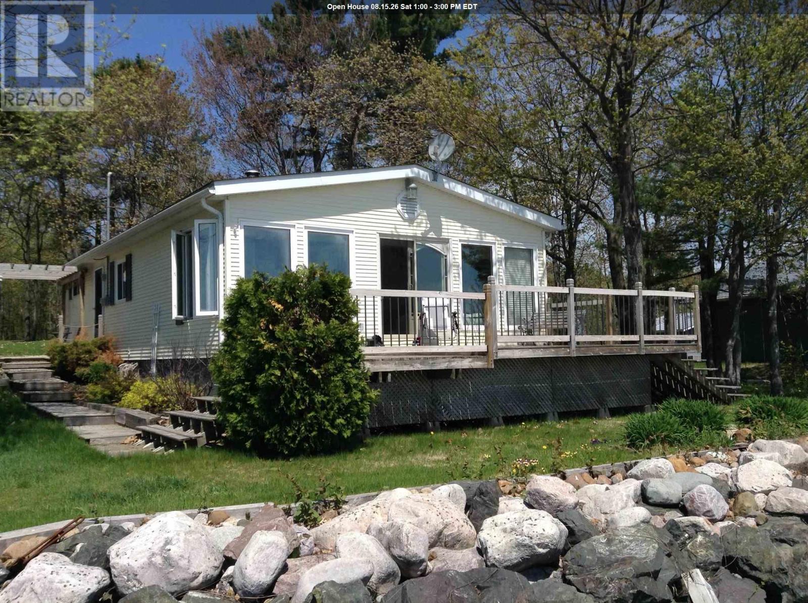 647b Lakeshore Dr, Tarbutt, Ontario  P0R 1E0 - Photo 1 - SM262157