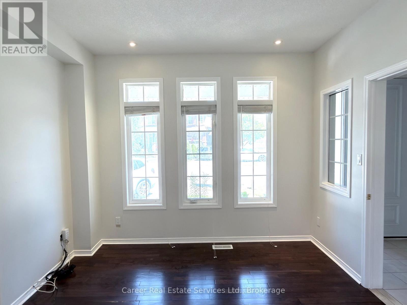 12 Cragg Crescent, Ajax, Ontario  L1T 0E4 - Photo 4 - E13666598