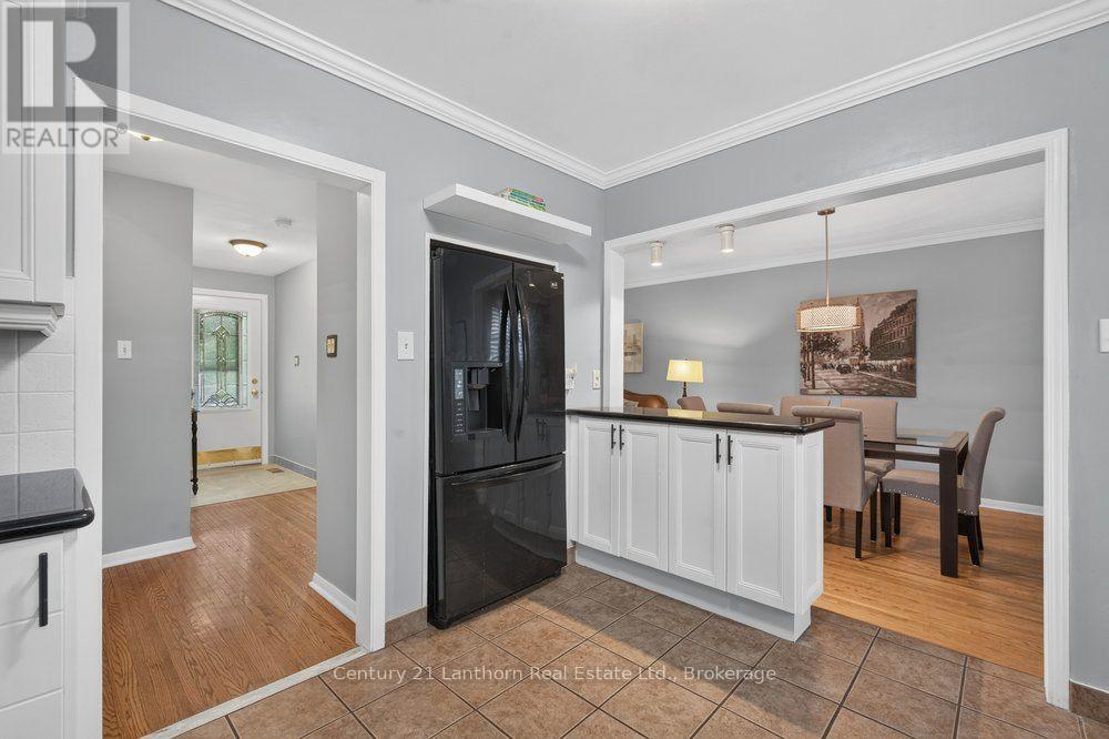 333 Jeffcoat Drive, Toronto, Ontario  M9W 3E4 - Photo 10 - W13667538