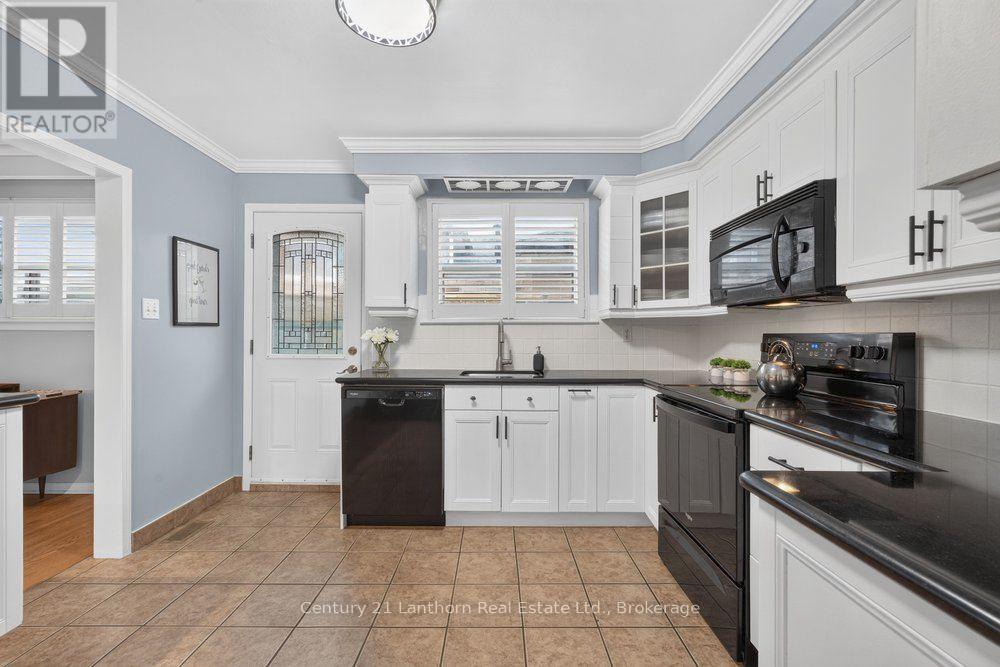 333 Jeffcoat Drive, Toronto, Ontario  M9W 3E4 - Photo 11 - W13667538