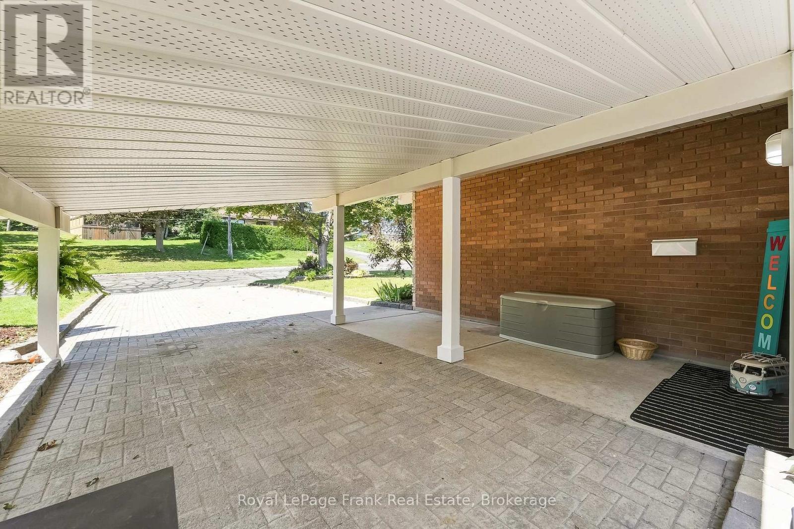 2 Crestwood Avenue, Peterborough, Ontario  K9J 1M8 - Photo 4 - X13667614