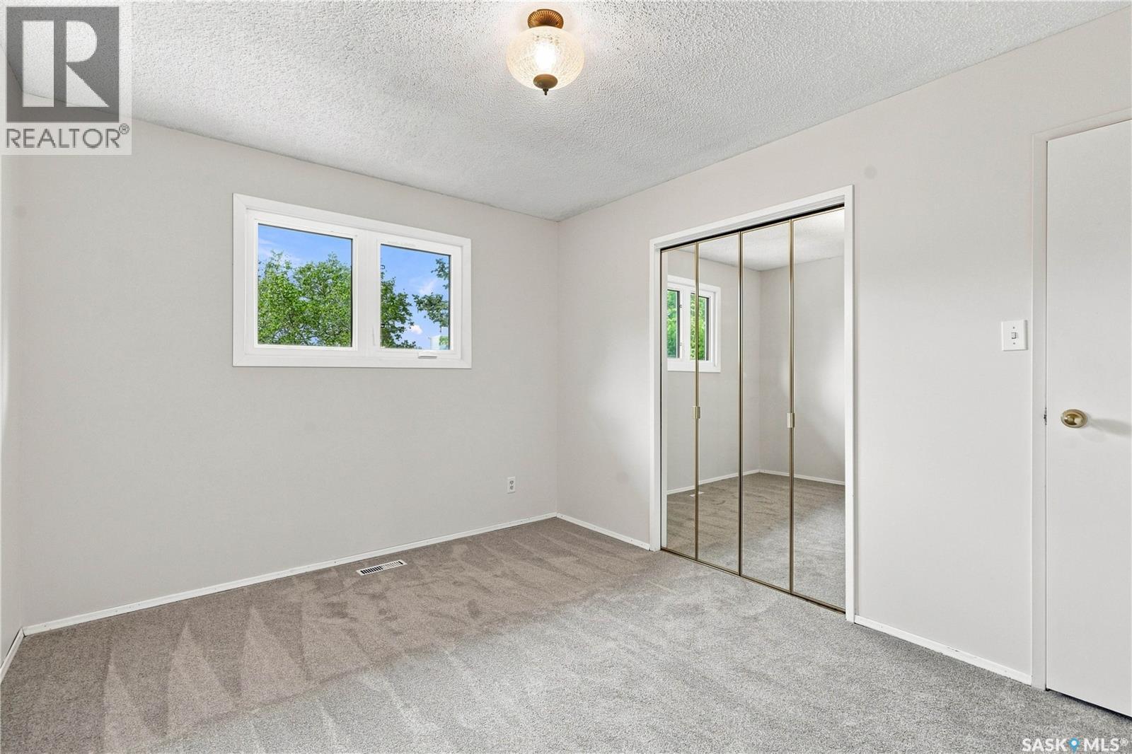 225 Clearwater Court, Saskatoon, Saskatchewan  S7K 3Y9 - Photo 39 - SK043628