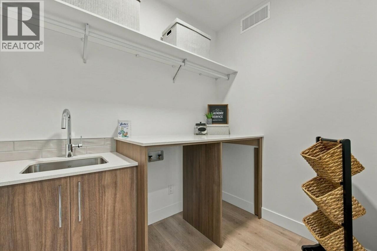 2071 Cortina Drive, Kelowna, British Columbia  V1P 1R3 - Photo 19 - 10397618