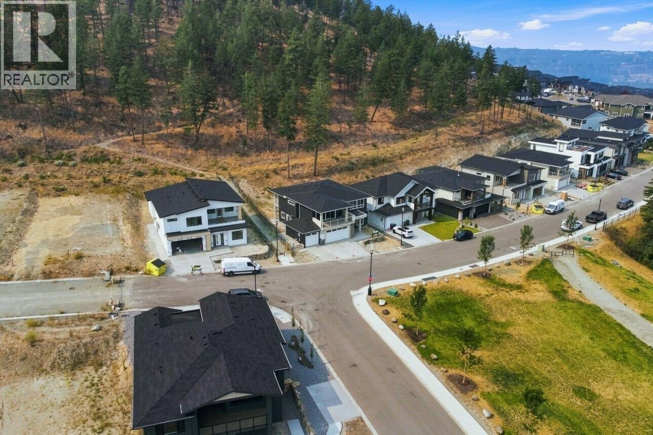 2071 Cortina Drive, Kelowna, British Columbia  V1P 1R3 - Photo 40 - 10397618