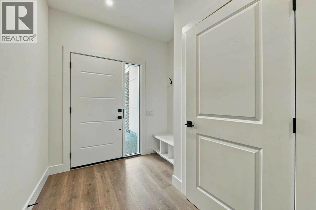 2071 Cortina Drive, Kelowna, British Columbia  V1P 1R3 - Photo 30 - 10397618