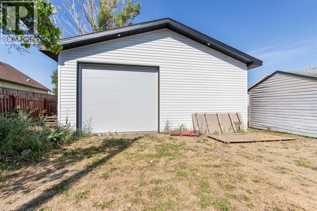180 E 400 N, Raymond, Alberta  T0K 2S0 - Photo 36 - A2329128