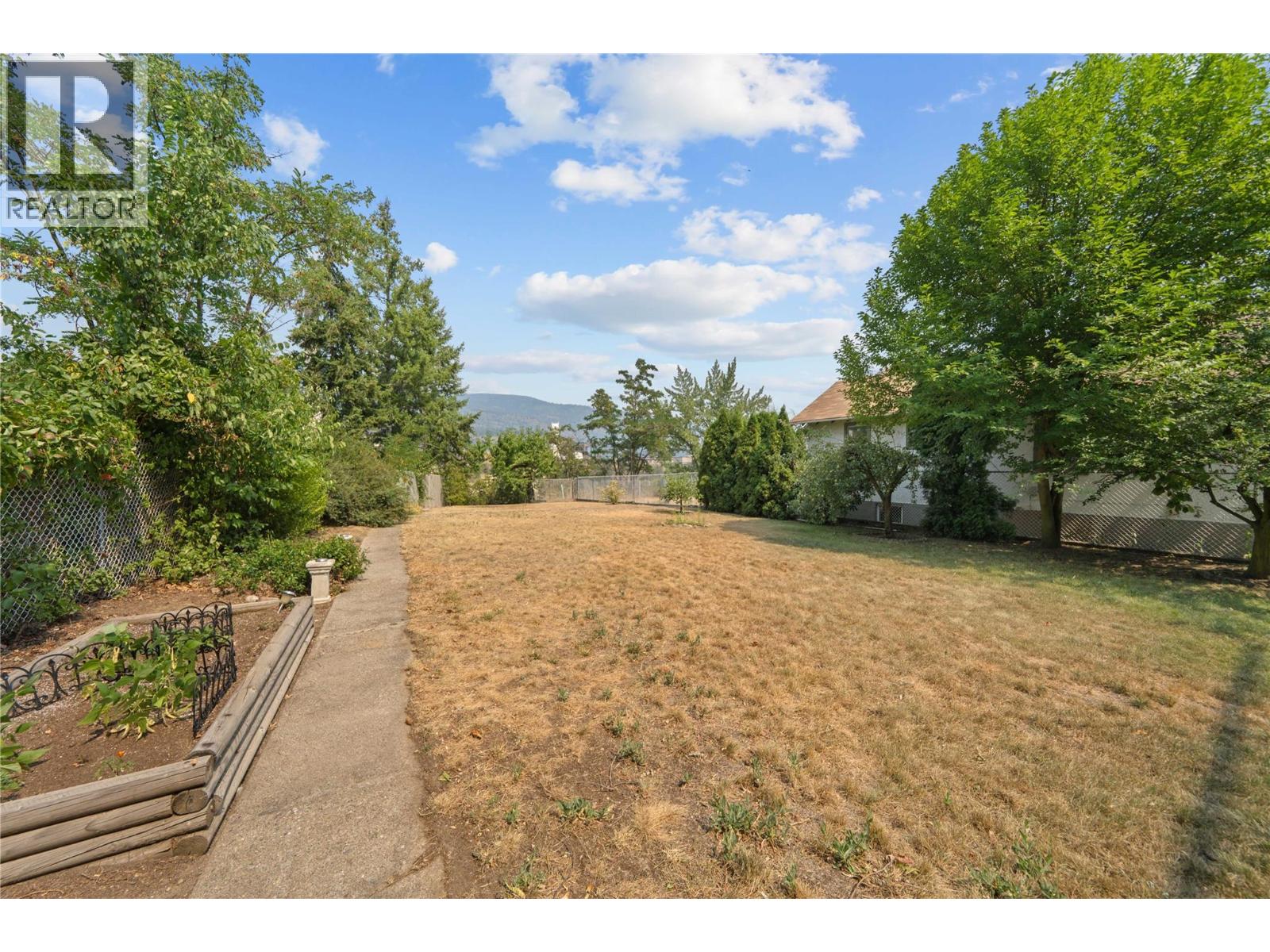 597 Binns Street, Trail, British Columbia V1R 3L3 - Photo 41 - 10397271