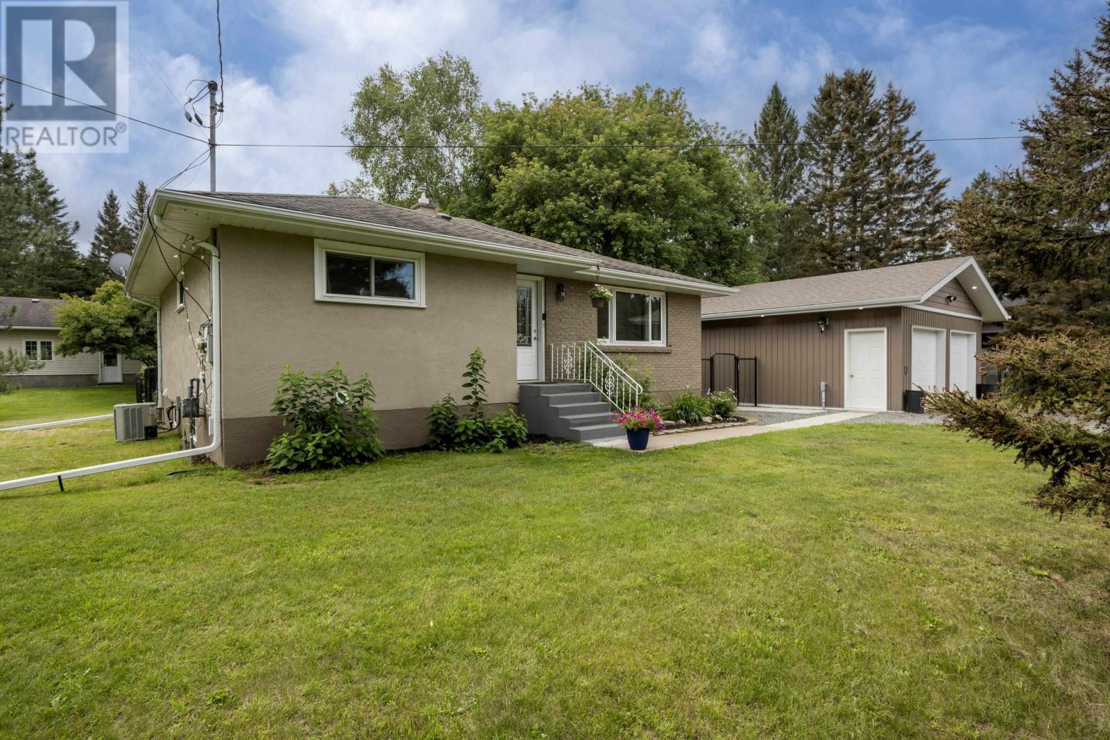 2312 Rosslyn Rd, Thunder Bay, Ontario  P7K 1G7 - Photo 6 - TB2602337