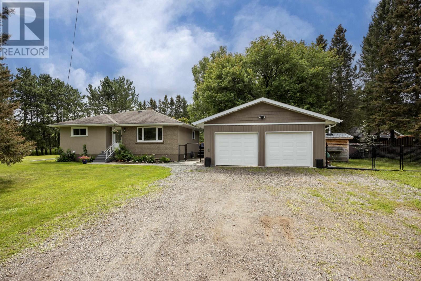 2312 Rosslyn Rd, Thunder Bay, Ontario  P7K 1G7 - Photo 3 - TB2602337