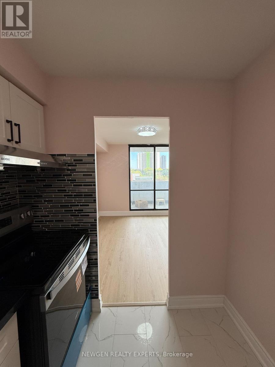 502 - 3 Massey Square, Toronto, Ontario M4C 5L5 - Photo 20 - E13667566