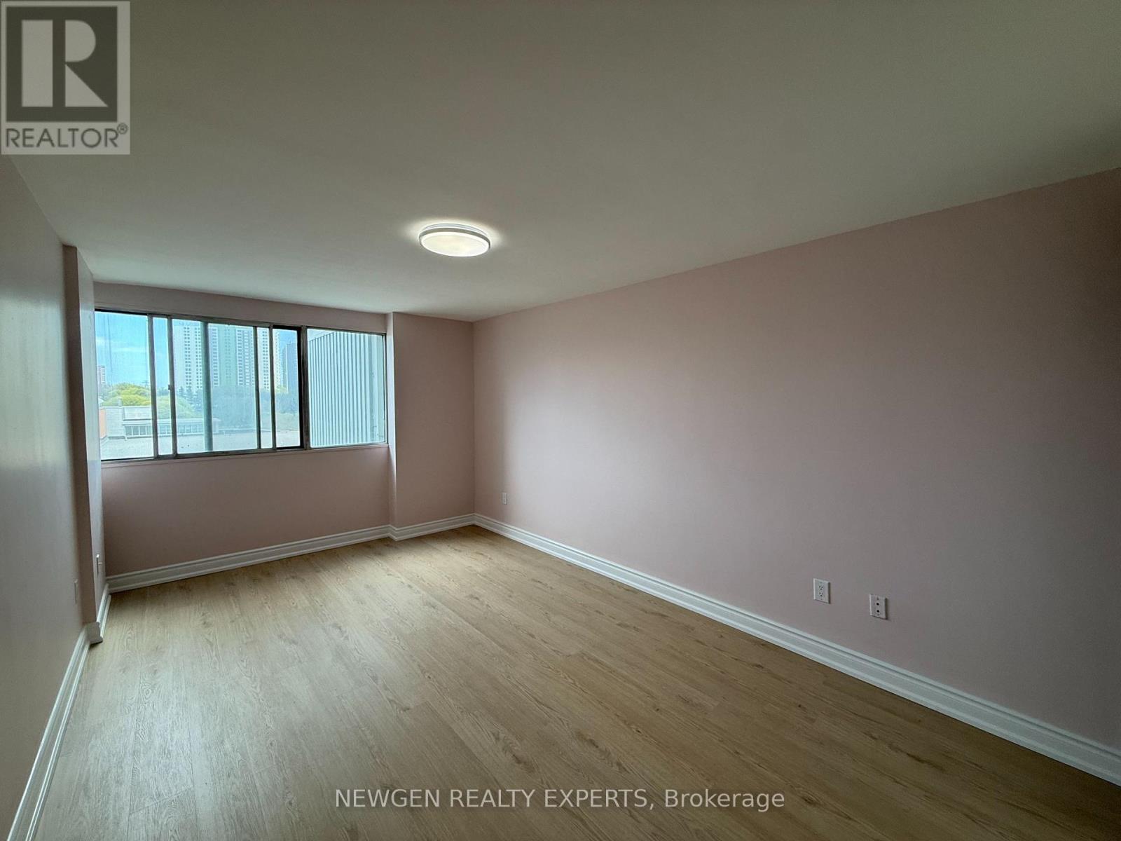 502 - 3 Massey Square, Toronto, Ontario M4C 5L5 - Photo 25 - E13667566